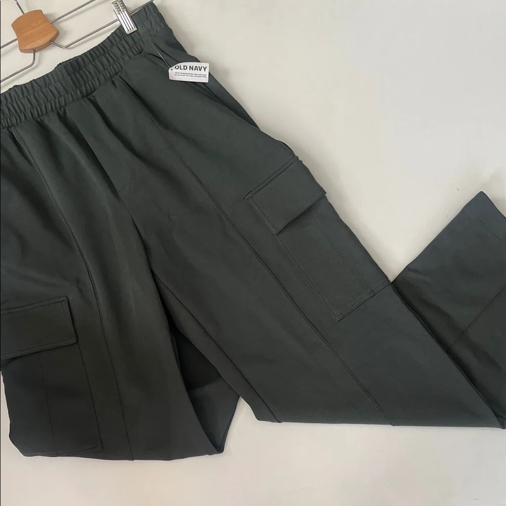 Old Navy Active Dark Green Wide Leg Cargo Pants size medium - Picture 1 of 11
